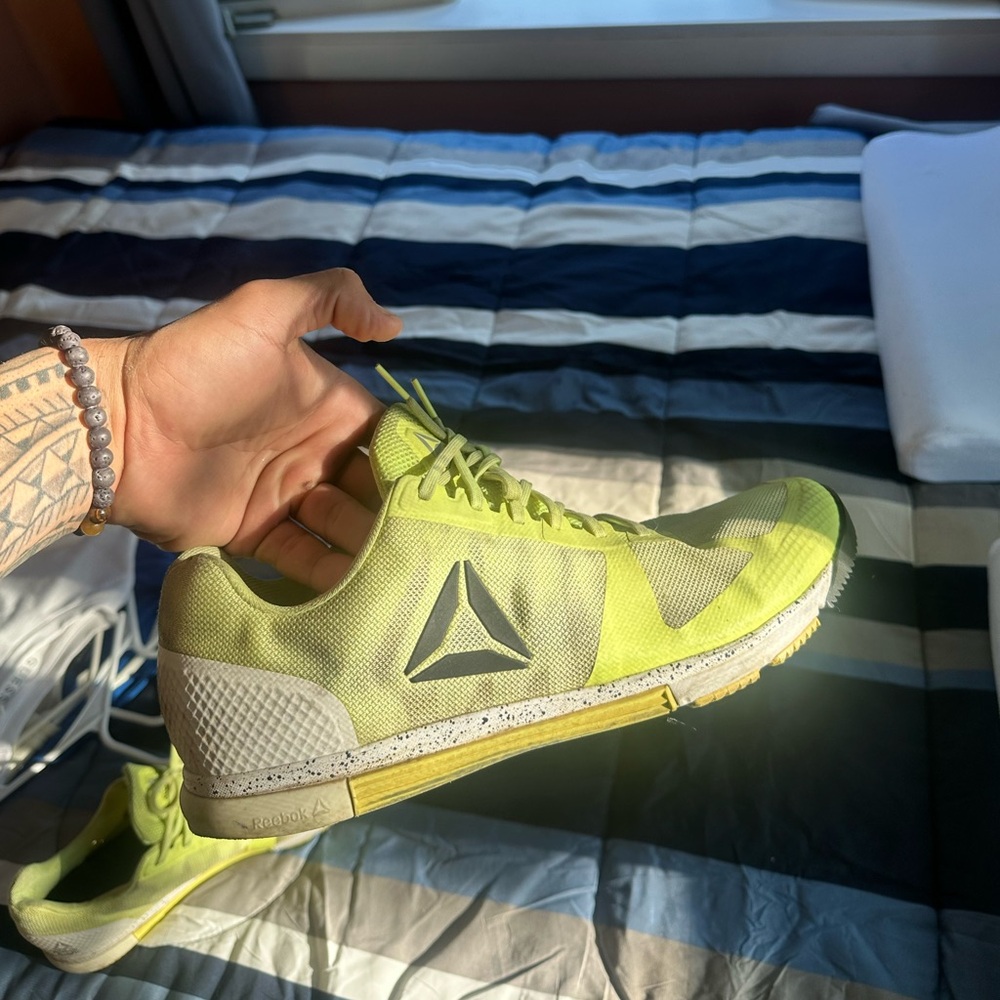 Reebok CrossFit Men's CROSS TRAINER WORKOUT AMARILLO.
Just needs to wash